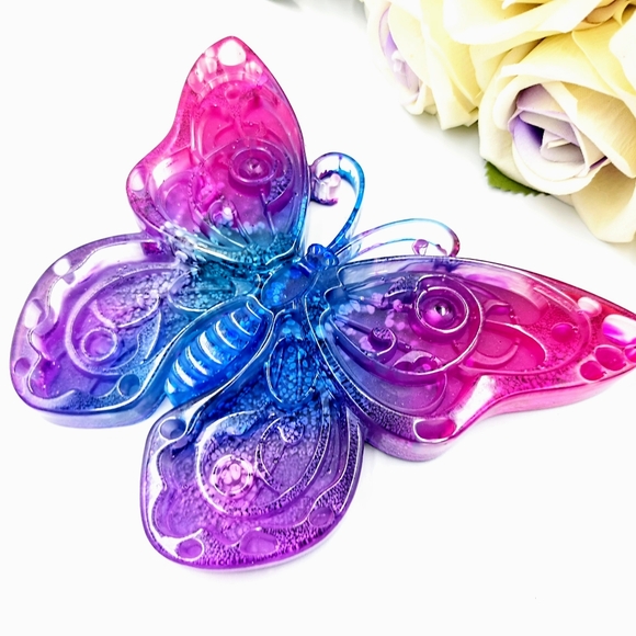 Beautiful Butterfly Figurine - Picture 2 of 8